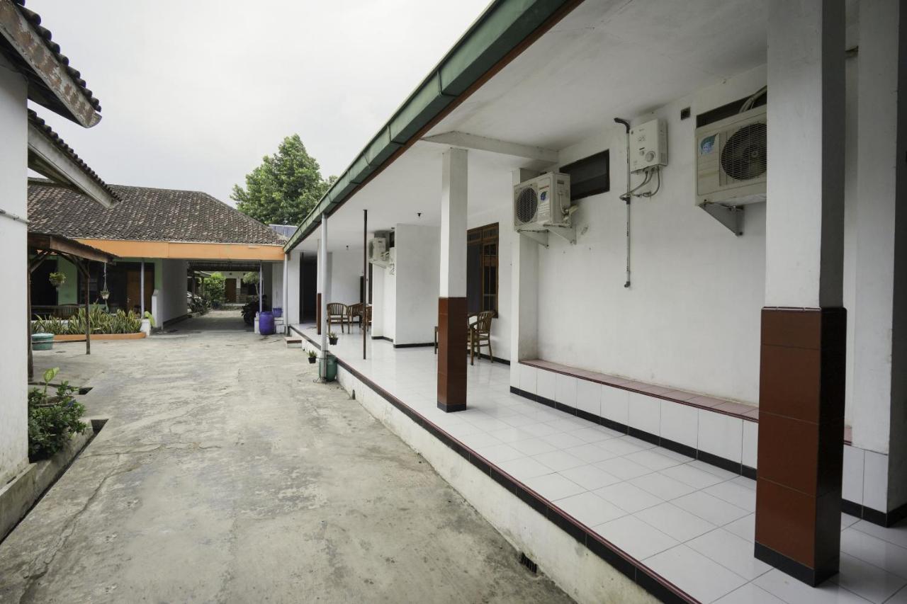 Hotel Tentrem Syariah Probolinggo Exterior photo